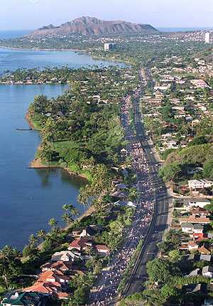 Am Diamond Head Krater vorbei ber den Freeway zum Wendepunkt 